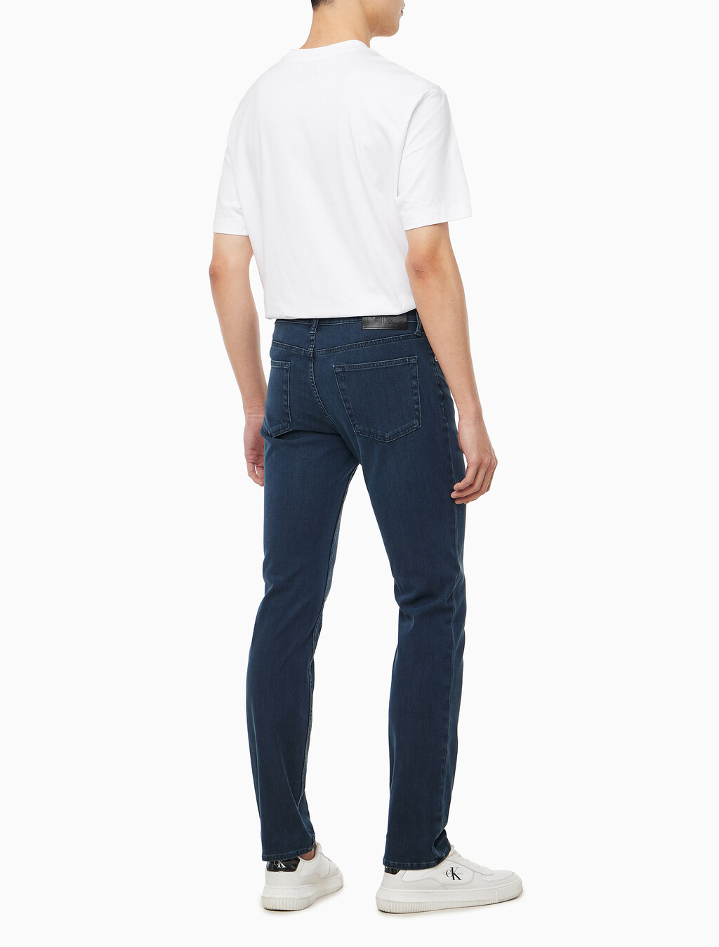 Buy 남성 슬림핏 블루블랙 37.5 기능성 데님 in color PVHBLACK/PVHBLACK