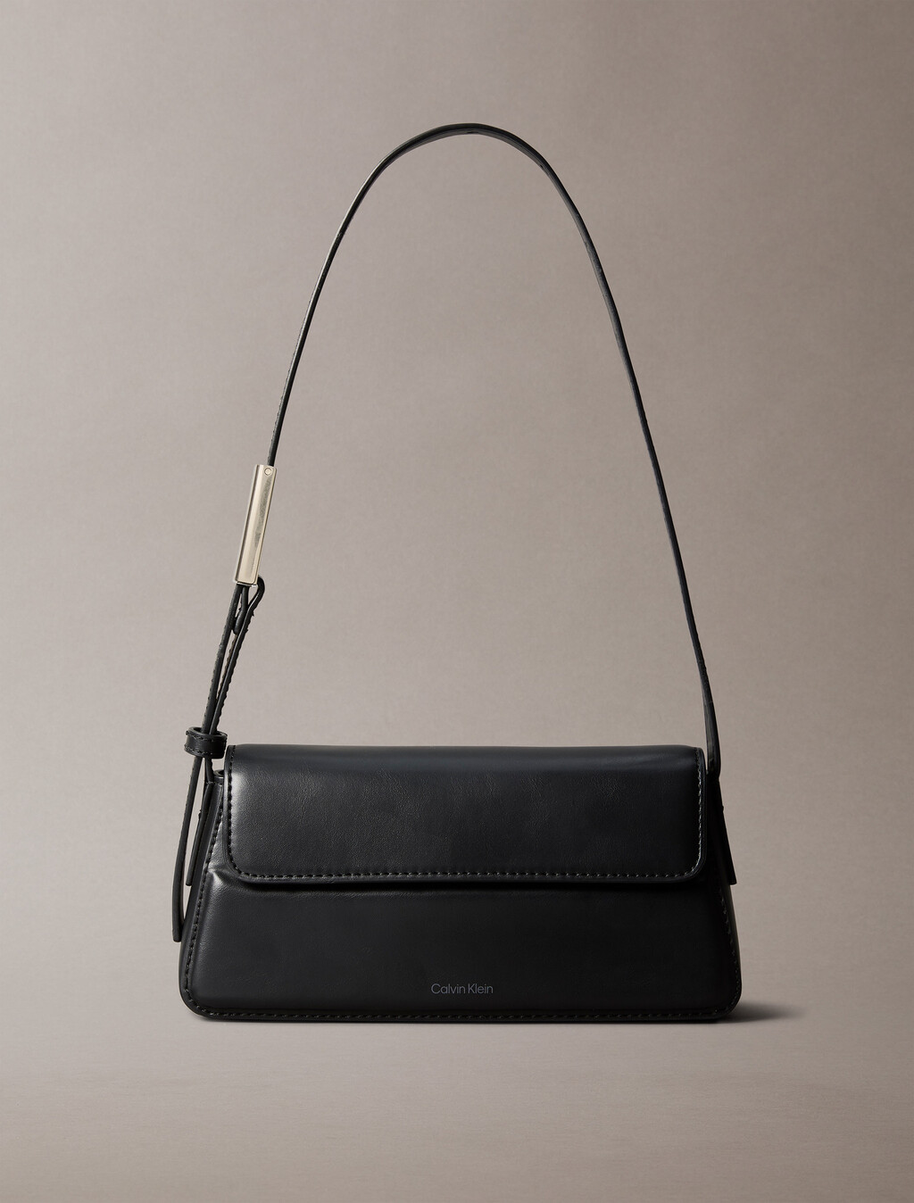 Buy 여성 벨티드 스몰 숄더 백 in color BLACK