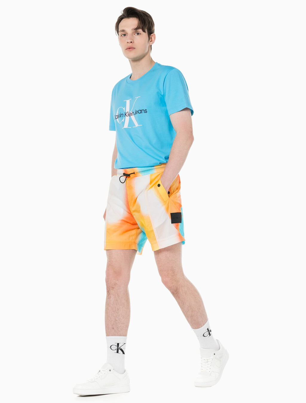 Buy 남성 올오버 그래픽 프린트 쇼츠 in color ANCIENT WHITE/EGGSHELL