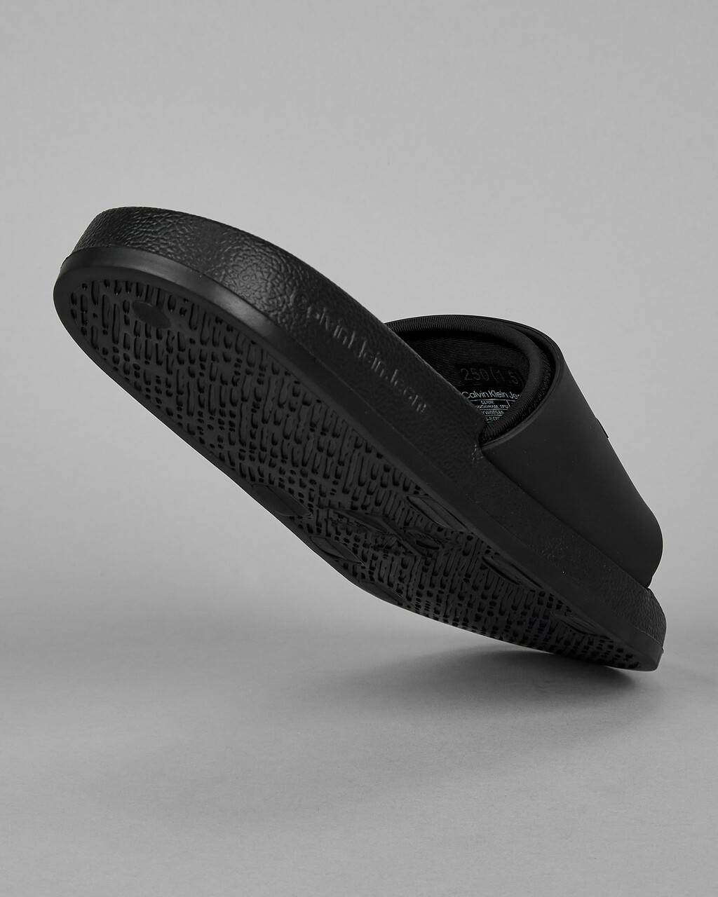 Buy 여성 노리치 슬리퍼 YW00585 in color BLACK
