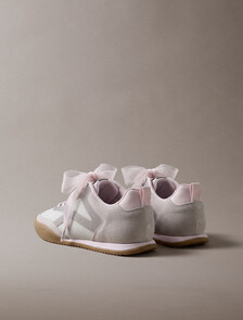 Buy 여성 로우 프로 러너 루나 스웨이드 젤리 레이스 스니커즈 in color Pearl Grey/Formal Grey/Lilac/Gum