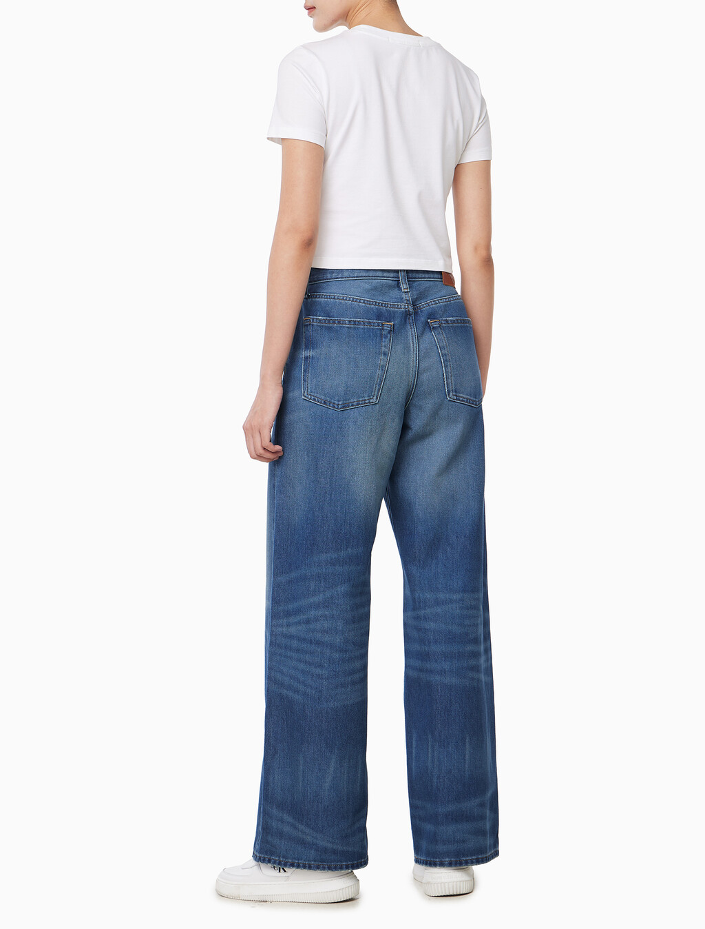 Buy 여성 로우라이즈 배기 데님 in color Blue