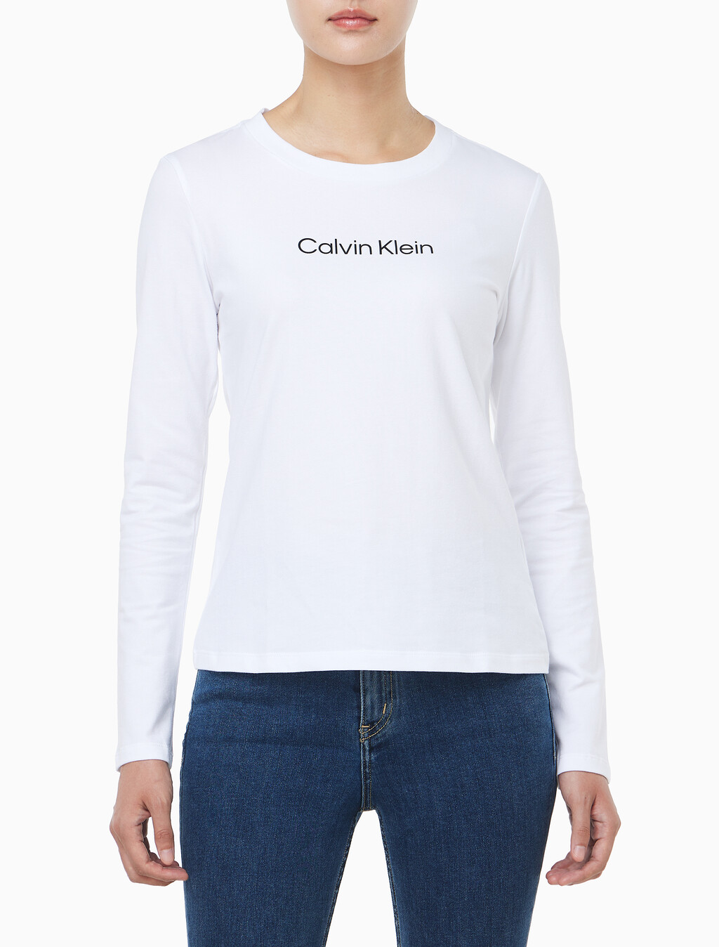 Buy 여성 L/S 스탠다드 로고 슬림 크루넥 티셔츠 in color BRILLIANT WHITE