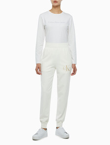 Buy 여성 미네랄 다이 모노로고 조거 팬츠 in color WHITE