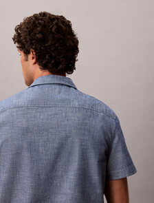 Buy 샴브레이 클래식 숏슬리브 셔츠 in color Deep Indigo Blue