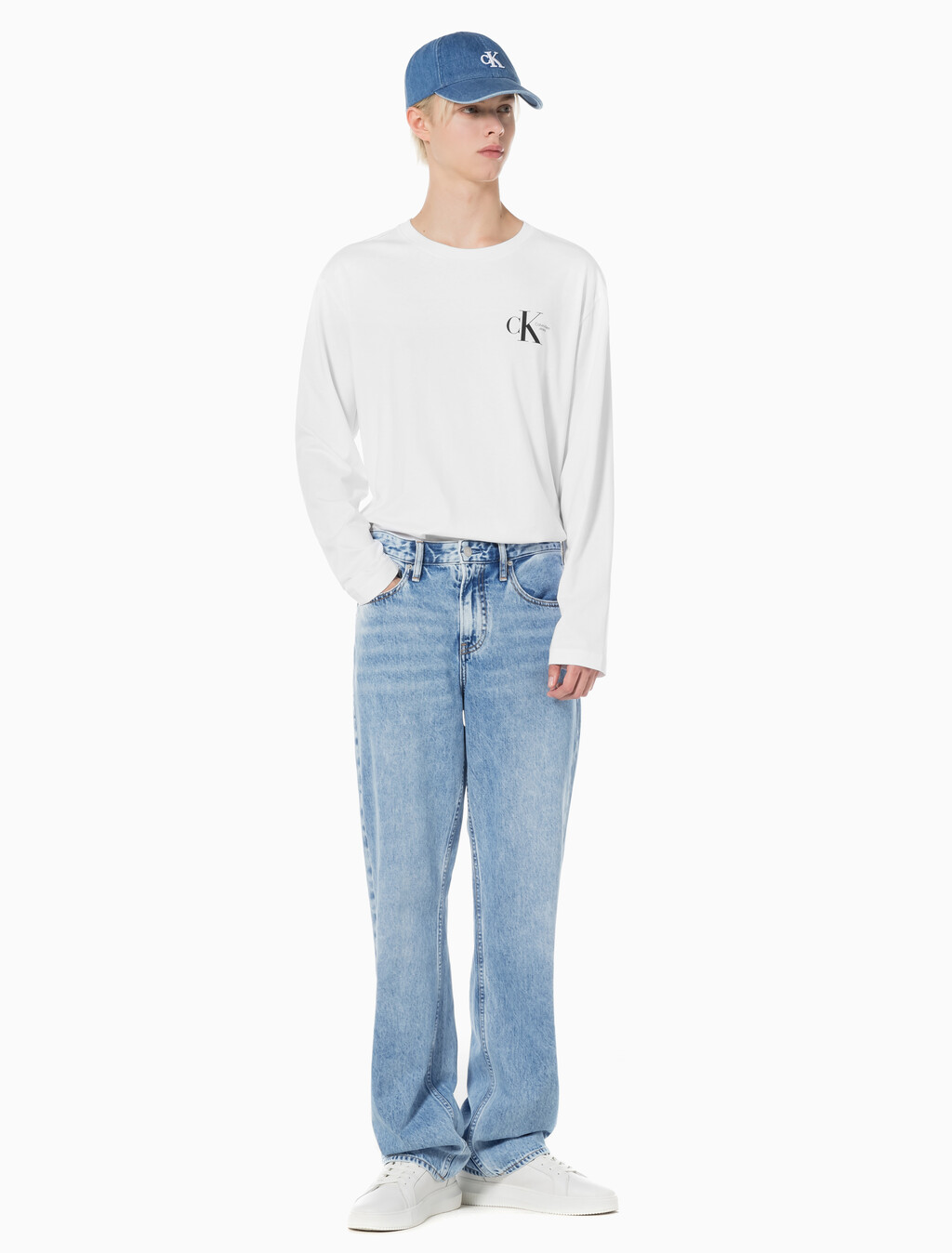 Buy 남성 90's 스트레이트핏 라이트블루 에코 쿨 데님 in color CHALKY BLUE