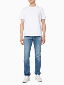 Buy 남성 레귤러핏 CKJ 백로고 그래픽 반팔 티셔츠 in color BRILLIANT WHITE