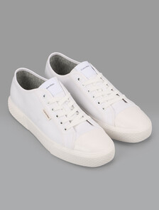 Buy 남성 알바로 레이스업 캔버스 스니커즈 in color WHITE