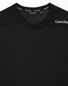 Buy 남성 레귤러핏 숄더 로고 숏슬리브 티셔츠 in color BLACK
