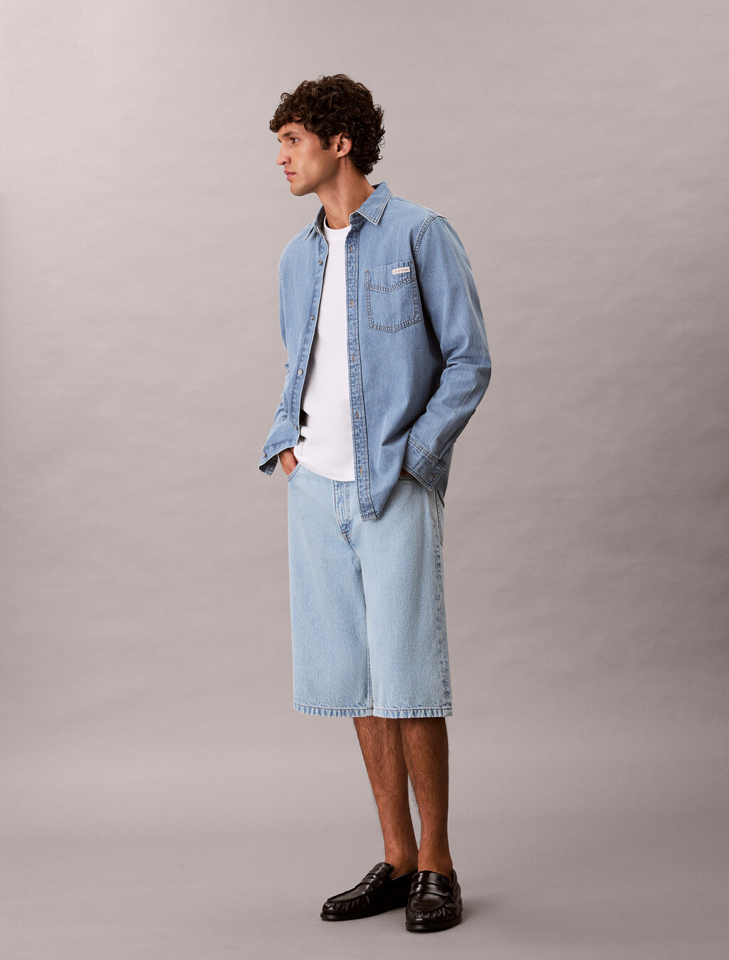 Buy 데님 라이트 블루 롱 쇼츠 in color Deep Blue