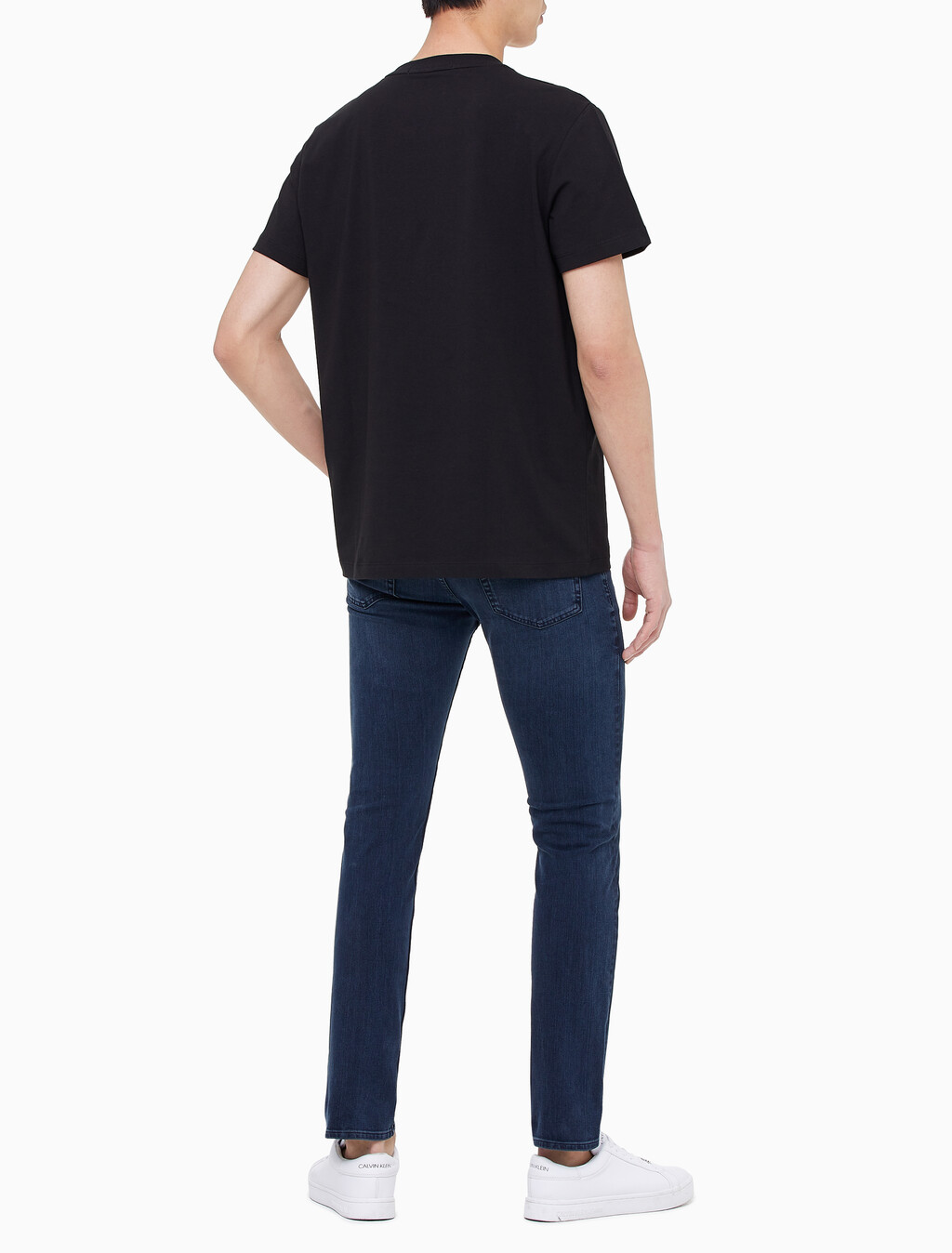 Buy 남성 레귤러핏 인스티튜셔널 로고 스트레치 반팔 티셔츠  in color CK BLACK