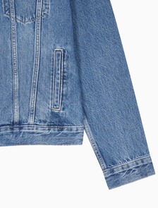 Buy 남성 클래식 틴티드 스톤워시 데님 자켓 in color STONE BLUE