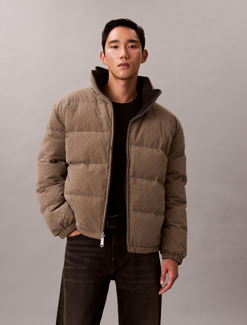 Buy 남성 나일론 리버서블 올오버프린트 다운 푸퍼 자켓 in color BUNGEE CORD