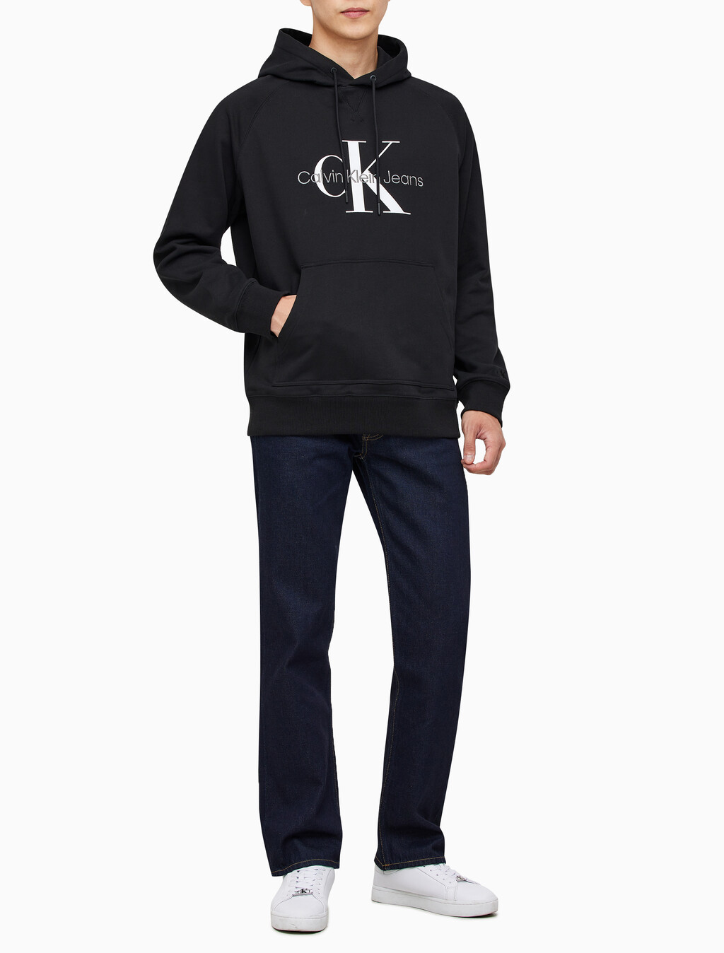 Buy 남성 롱슬리브 릴렉스핏 모노그램로고 후디 in color CK BLACK