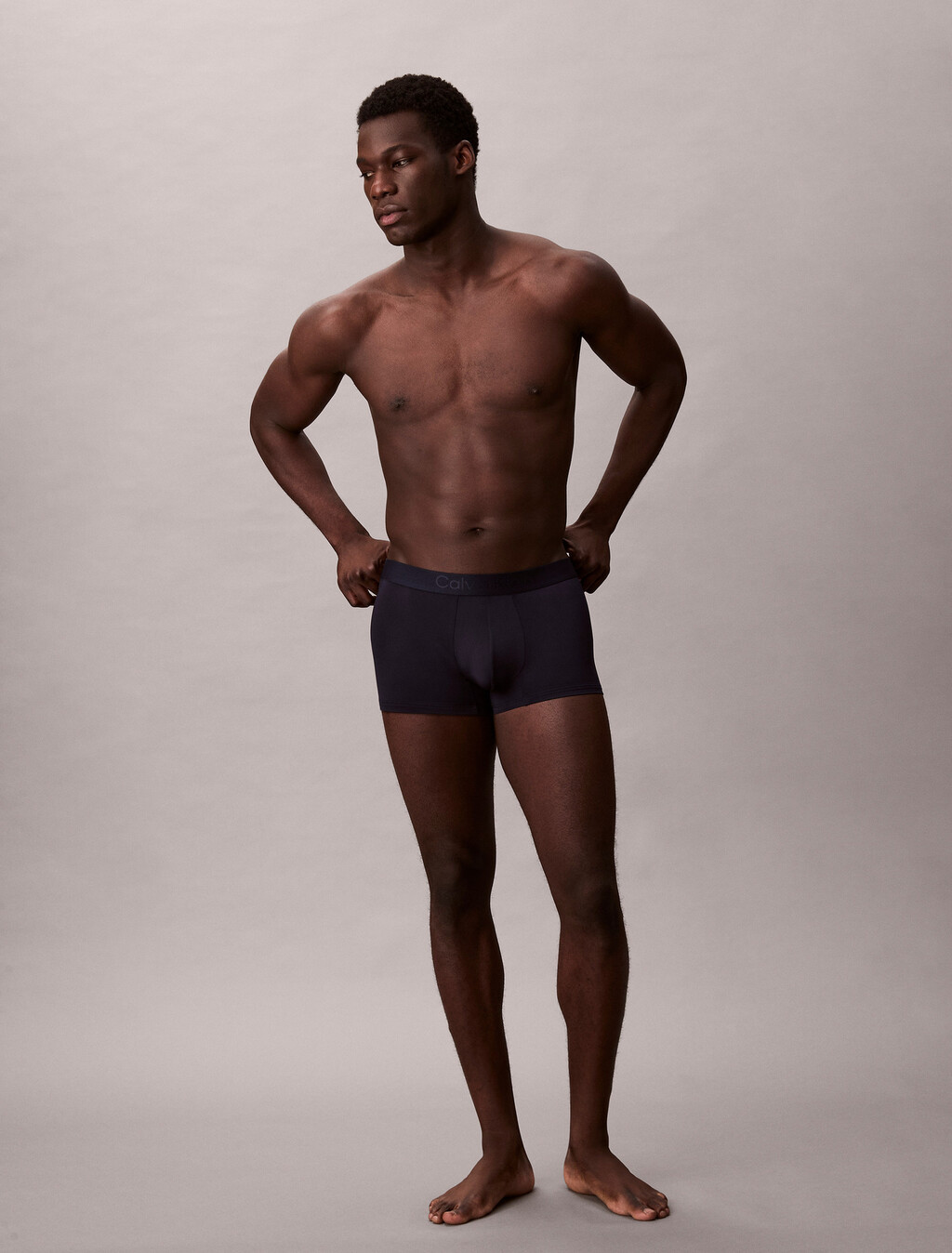 Buy 남성 CK 블랙 마이크로파이버 트렁크 in color Navy