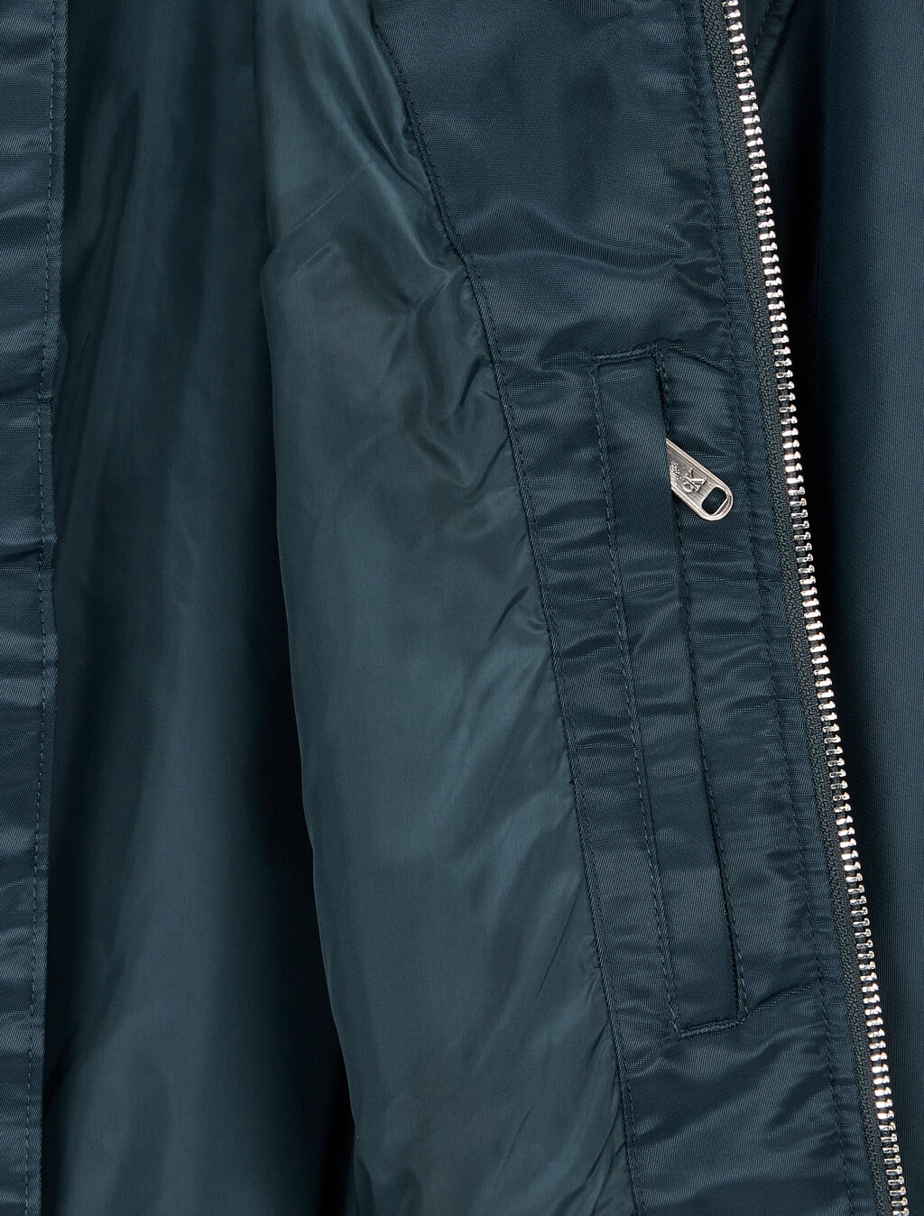Buy 여성 필드 나일론 보머 자켓 in color NAVY