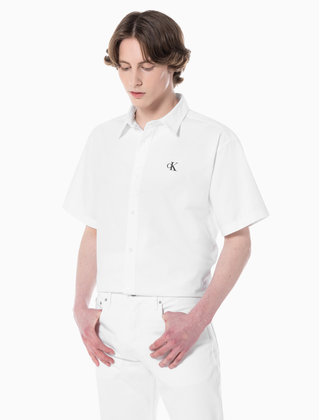Buy 남성 릴렉스핏 옥스포드 반팔 셔츠 in color BRIGHT WHITE