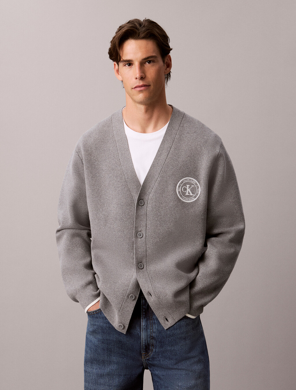 Buy 남성 이지 바시티 로고 가디건 in color MEDIUM GREY HEATHER