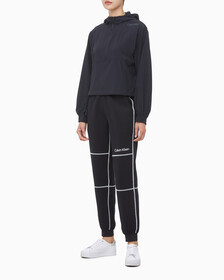 Buy 여성 레귤러핏 아노락 in color BLACK
