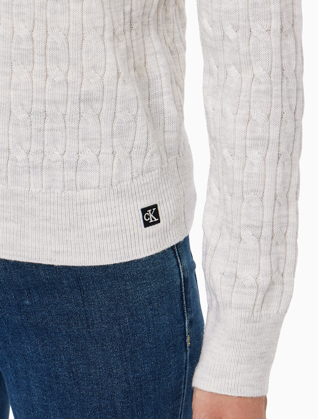 Buy 여성 울 케이블 크루넥 가디건 in color Light Grey