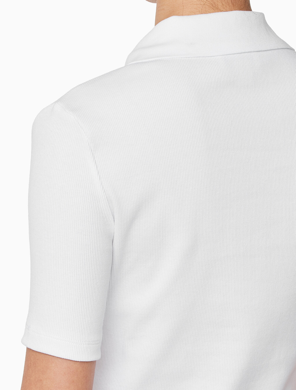 Buy 여성 슬림핏 브이넥 폴로 in color BRILLIANT WHITE