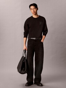 Buy 남성 릴렉스 시즌 그래픽 긴팔 티셔츠 in color BLACK
