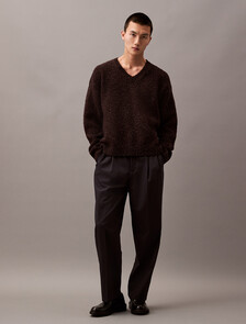 Buy 남성 롱슬리브 청키 울 브이넥 스웨터 in color KHAKI