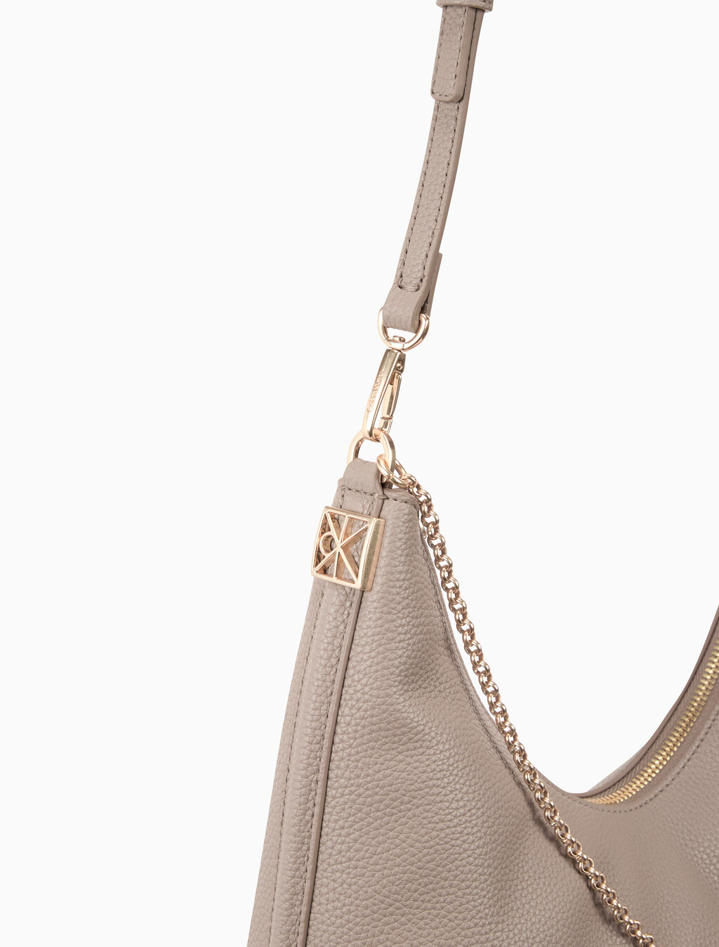 Buy 여성 하드웨어 엠블럼 페블 호보 백 in color Desert Taupe