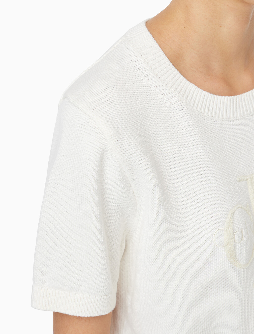 Buy 여성 청키 코튼 그래픽 풀오버 in color ANCIENT WHITE