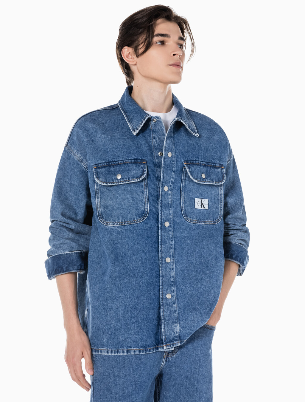 Buy 남성 박시 루즈핏 데님 셔츠 in color MID BLUE BACK EMBRO