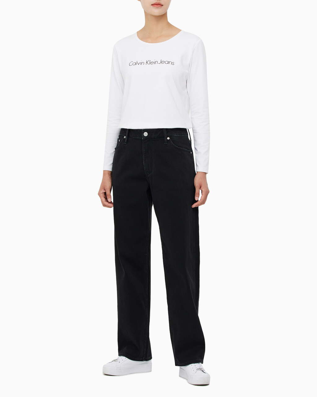 Buy 여성 90's 스트레이트핏 기모 블랙 데님 in color WASHED BLACK LOGO LACE