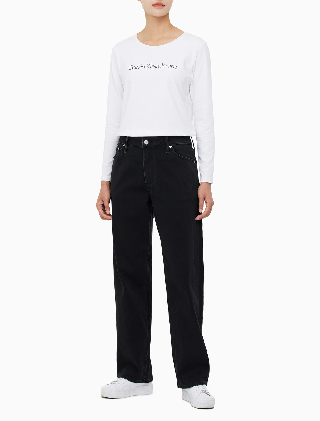 Buy 여성 90's 스트레이트핏 기모 블랙 데님 in color WASHED BLACK LOGO LACE