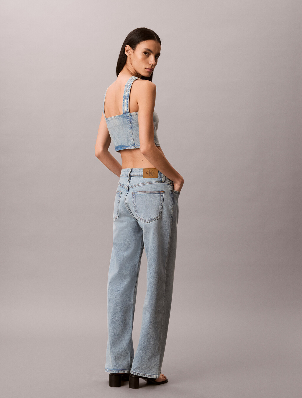 Buy 여성 데님 트러커 탱크 in color Light Grey