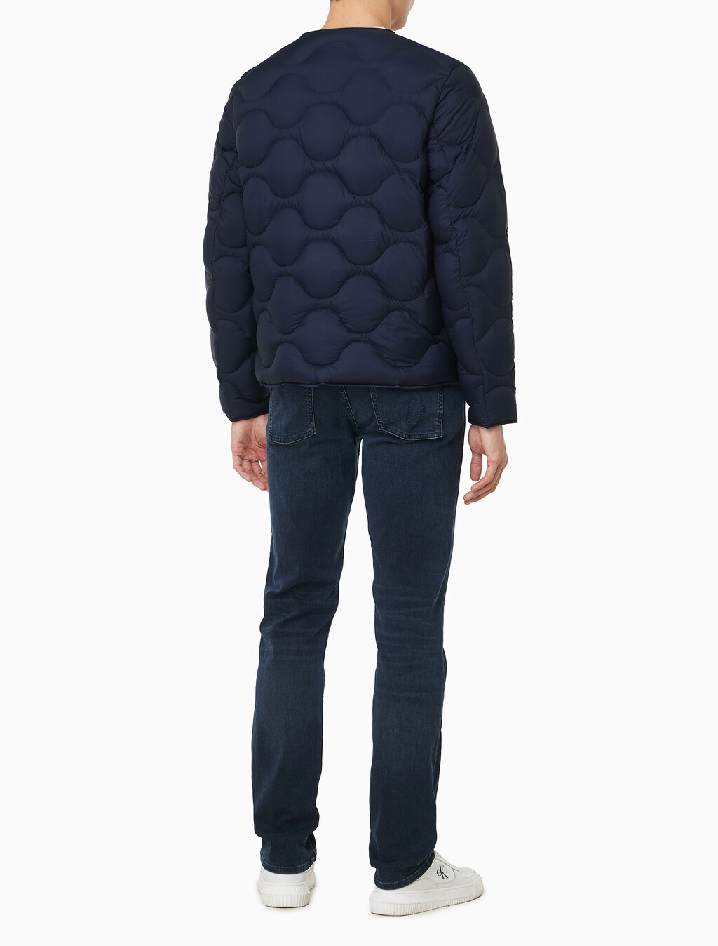 Buy 남성  페더웨이트 나일론 라이트 다운 자켓 in color DARK SAPPHIRE