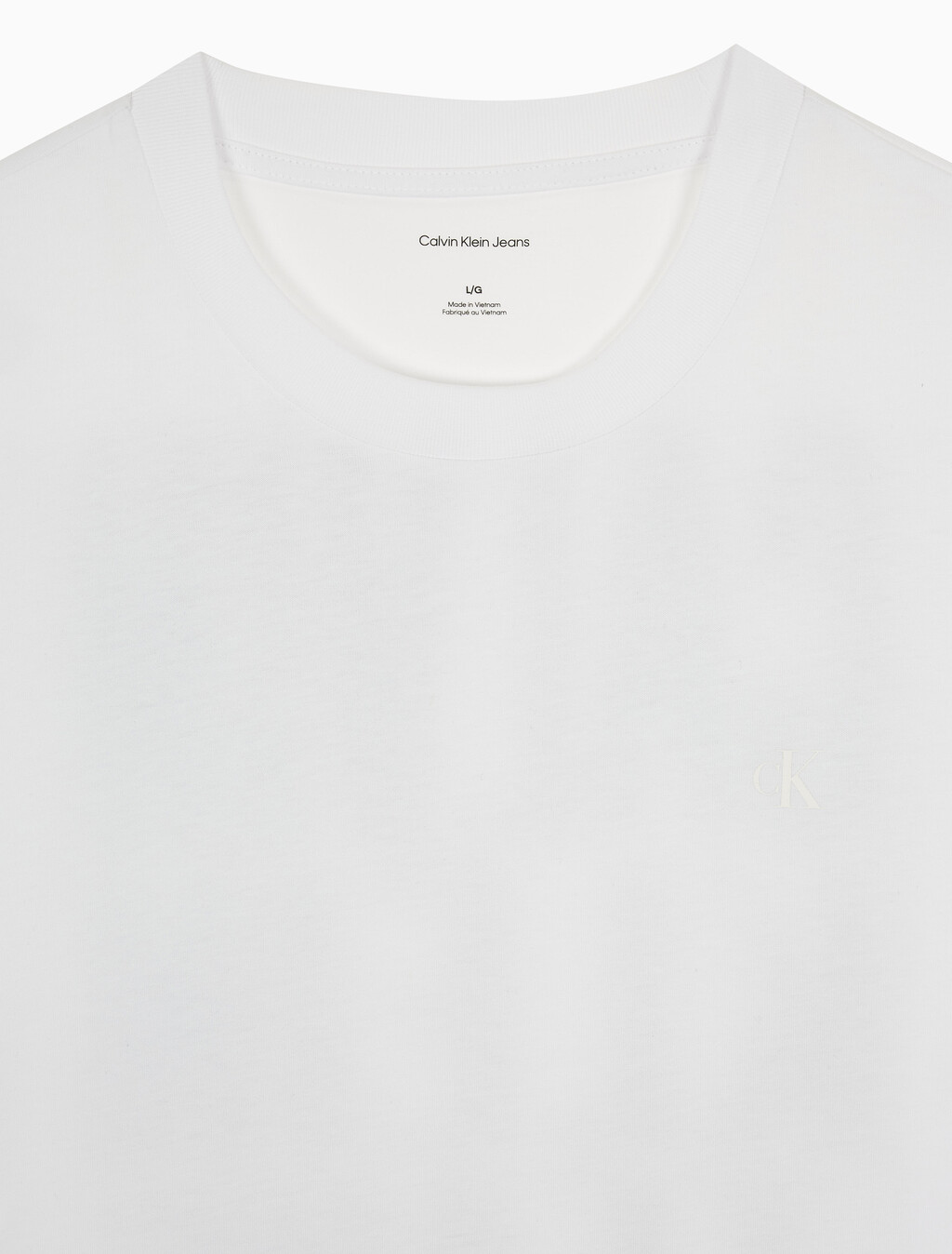 Buy 남성 레귤러핏 CKJ 백로고 그래픽 반팔 티셔츠 in color BRILLIANT WHITE