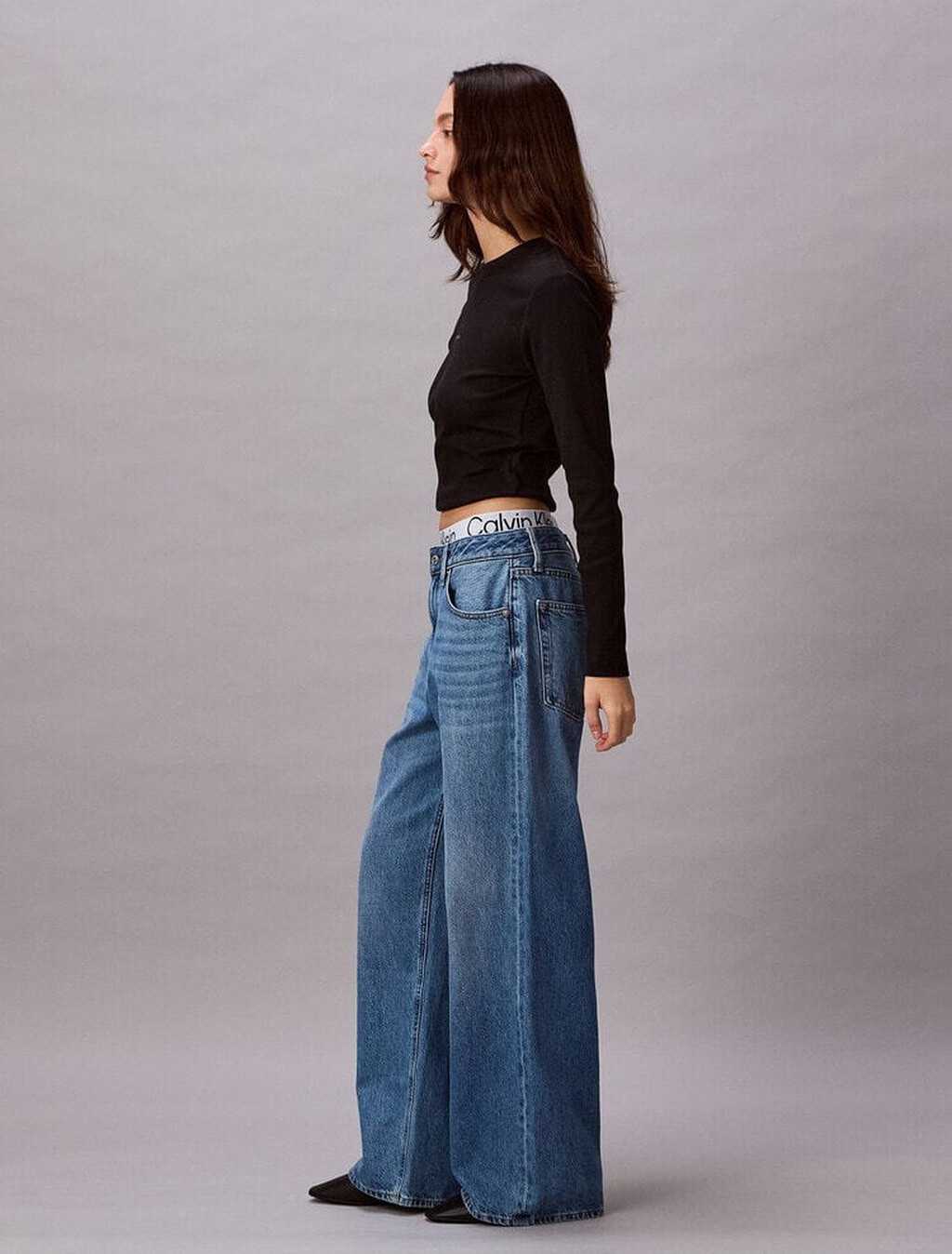 Buy 여성 로우라이즈 배기핏 블루 데님 in color Blue