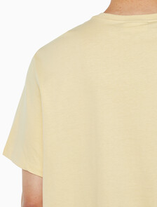 Buy 남성 레귤러핏 히어로 모노그램 로고 반팔 티셔츠 in color SUNLIGHT