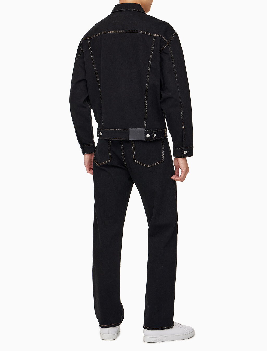 Buy [손흥민 캡슐] 남성 릴렉스 데님트러커 in color BLACK