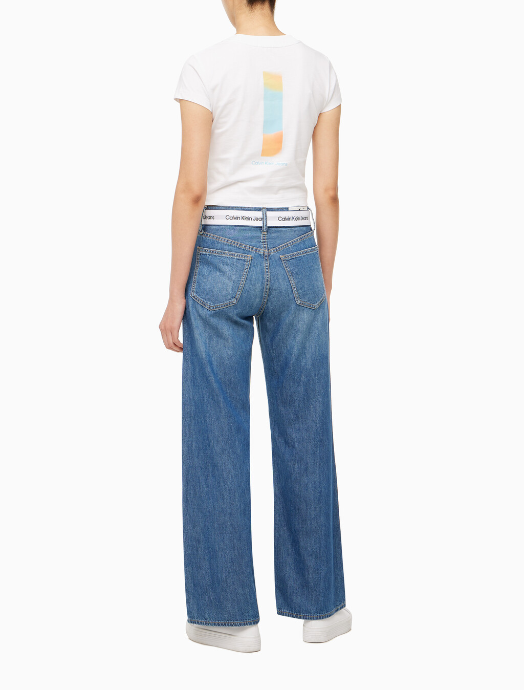 Buy 여성 그래픽 베이비핏 크롭 반팔 티셔츠 in color BRIGHT WHITE