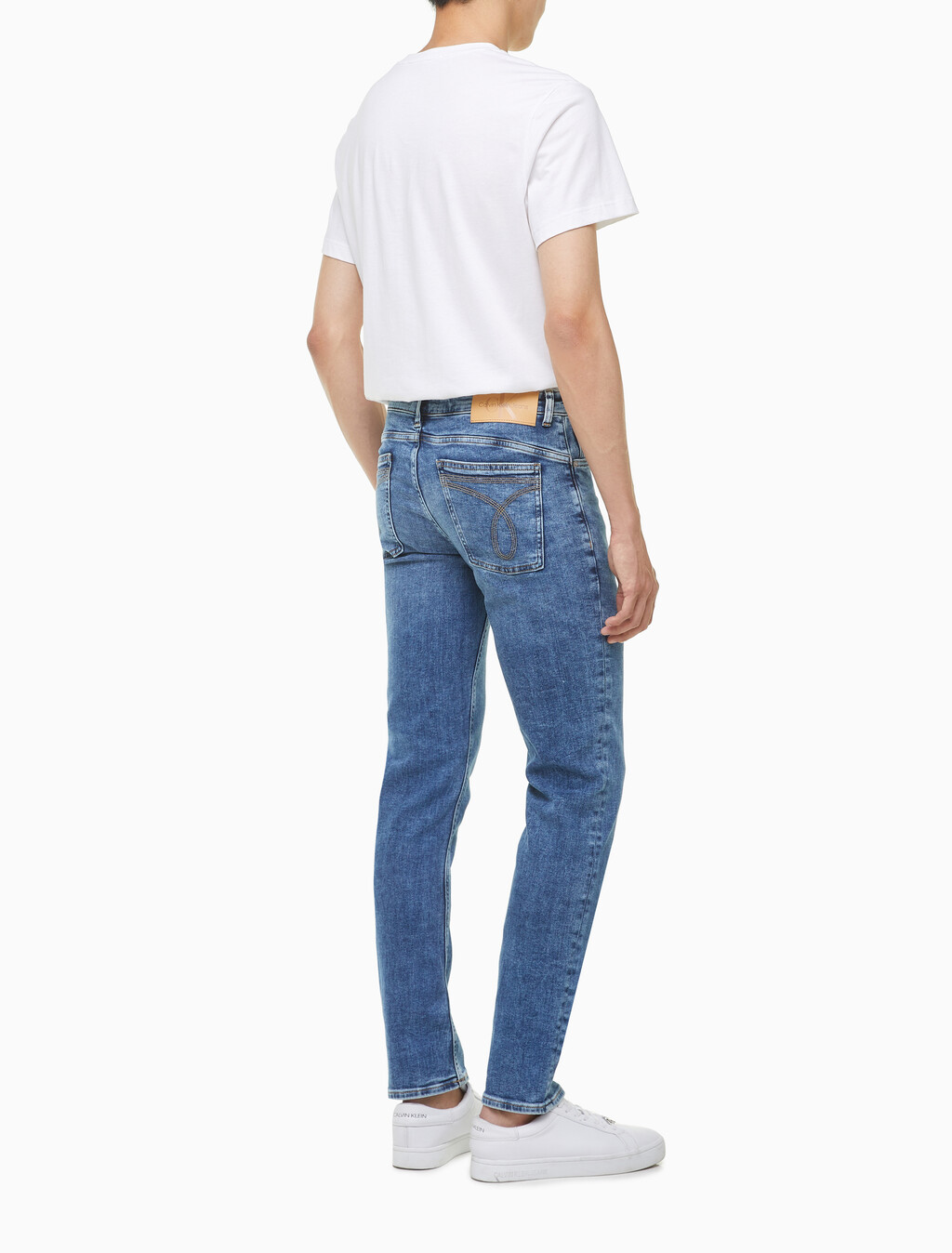 Buy 남성 미드블루 바디핏 데님 in color MID BLUE BACK EMBRO