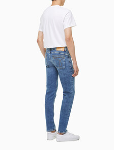 Buy 남성 미드블루 바디핏 데님 in color MID BLUE BACK EMBRO