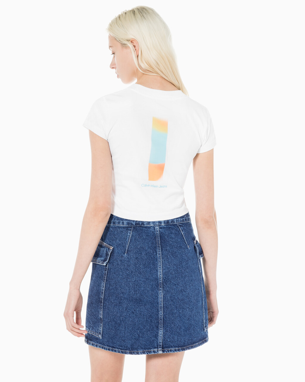 Buy 여성 그래픽 베이비핏 크롭 반팔 티셔츠 in color BRIGHT WHITE