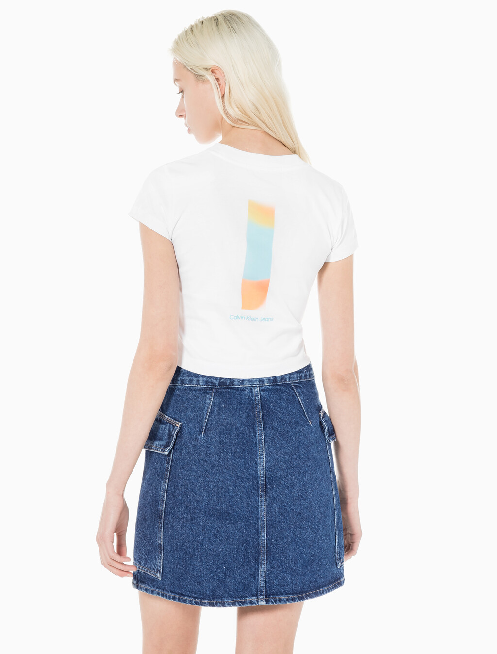 Buy 여성 그래픽 베이비핏 크롭 반팔 티셔츠 in color BRIGHT WHITE