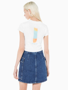 Buy 여성 그래픽 베이비핏 크롭 반팔 티셔츠 in color BRIGHT WHITE