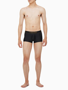 Buy 남성 CK 블랙 홀리데이 로우라이즈 드로즈 in color BLACK