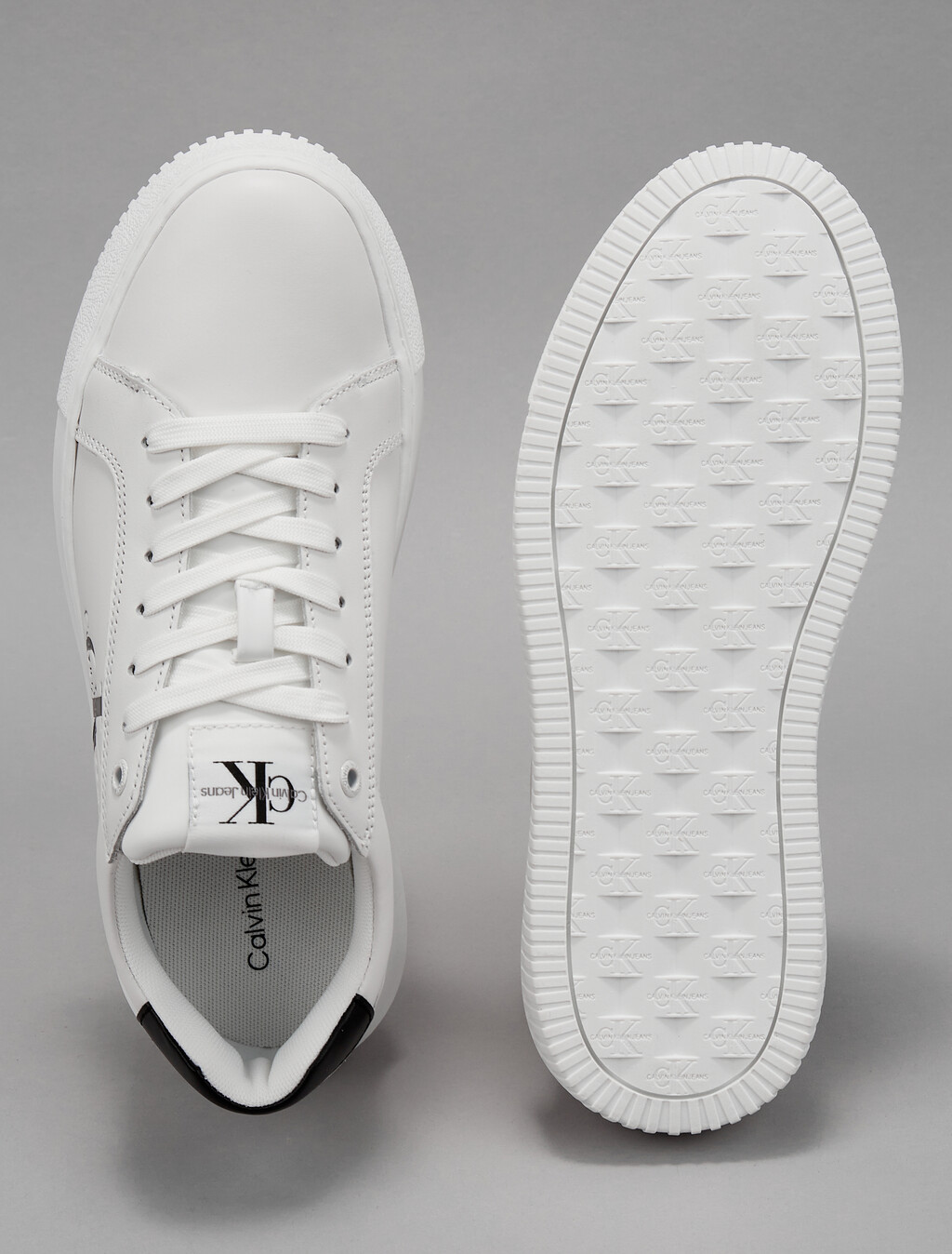 Buy 여성 말모 스니커즈 YW00823 in color ANCIENT WHITE/BLACK