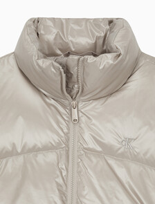 Buy 여성 크롭 글로시 커브드 퀼팅 다운 푸퍼 in color BROWN