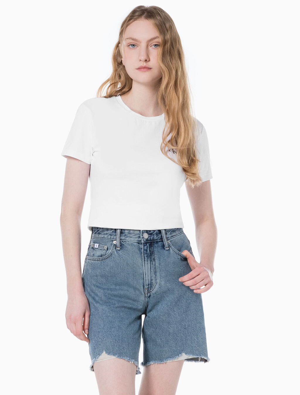 Buy 여성 맘핏 미드블루 데님 쇼츠 in color MID BLUE BACK EMBRO