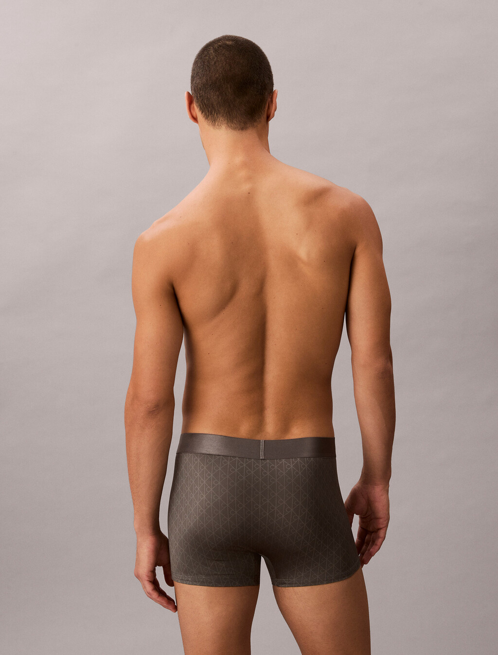 Buy 남성 리파인드 마이크로 홀리데이 로우 라이즈 트렁크 in color Dark red