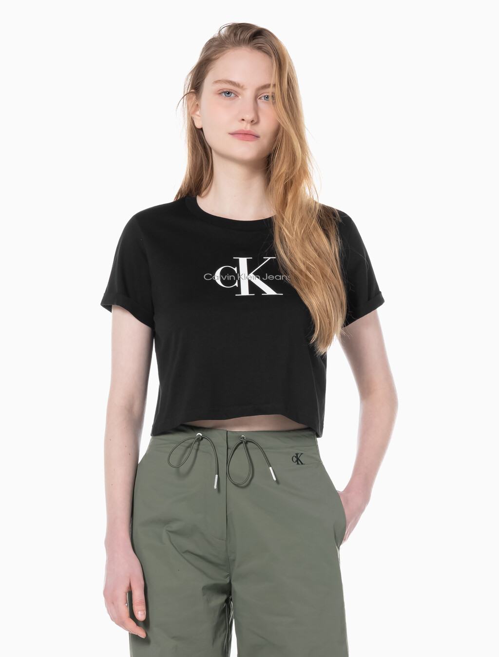 Buy 여성 모노그램 릴렉스핏 크롭 반팔 티셔츠 in color CK BLACK